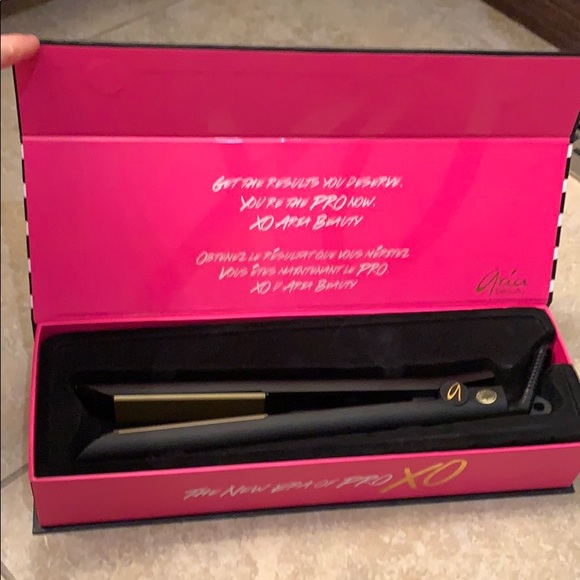 Aria beauty XO Pro digital straightener - Picture 4 of 4